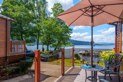 Mere Lodge -  On the shores of Windermere with Lake Views