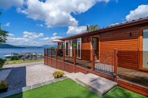 Unclassified image, 5 of 25, button