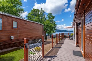 Unclassified image, 3 of 25, button