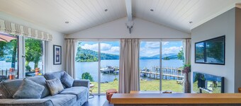 Mere Lodge -  On the shores of Windermere with Lake Views