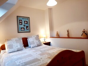 1 chambre, bureau, lit parapluie, Wi-Fi gratuit