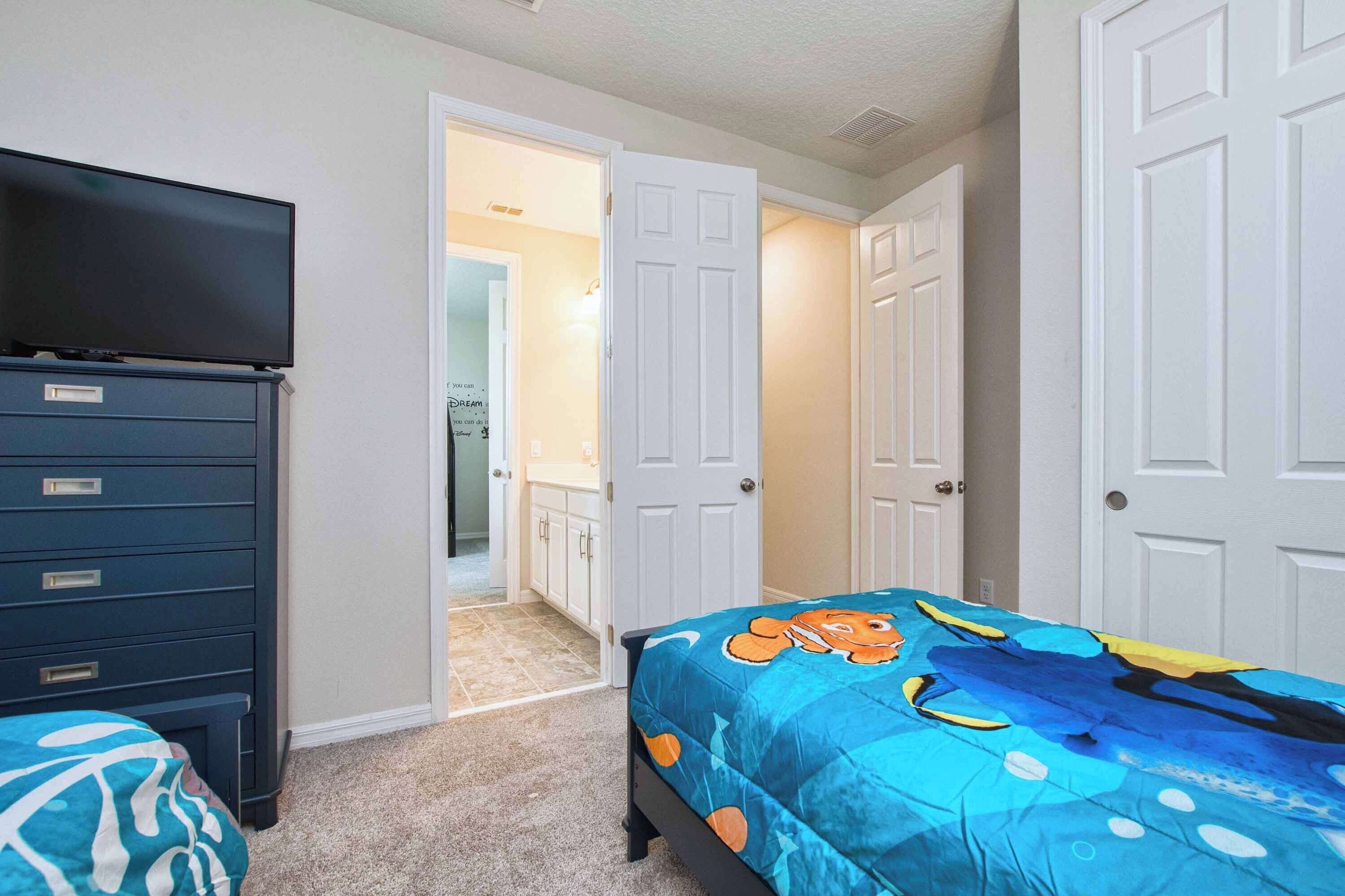 9 bedrooms, iron/ironing board, WiFi (free), bed sheets
