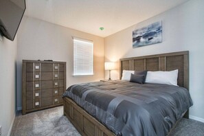 9 bedrooms, iron/ironing board, WiFi, bed sheets - Family Luxury Villa Near Disney, Private Pool & Spa, Dog Friendly (Kissimmee)