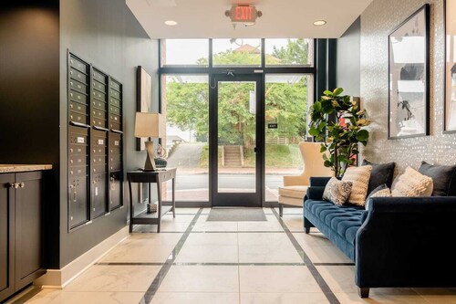 New Downtown Annapolis Condo With Free Parking