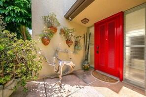 Exterior detail - Coastal View- 2 BR with amazing ocean views (La Jolla)