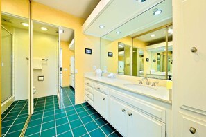 Combined shower/tub, hair dryer, towels, shampoo