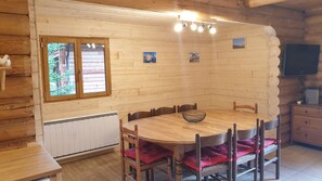 Dining - Chalet Tout Équipé à la Joue du Loup, vue Exceptionnelle sur le Grand Ferrand (Le Dévoluy)