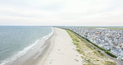 Perfect getaway for large families who love the woods and beach!!