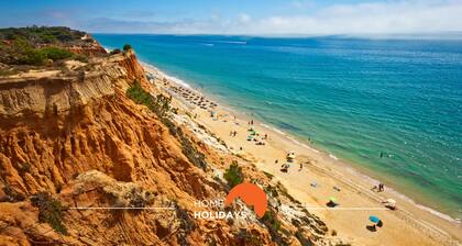 #063 Beach Flat by Home Holidays