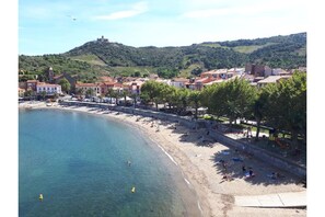 Beach nearby - Apartment F3, three stars, first floor with garden terrace and garage (Collioure)