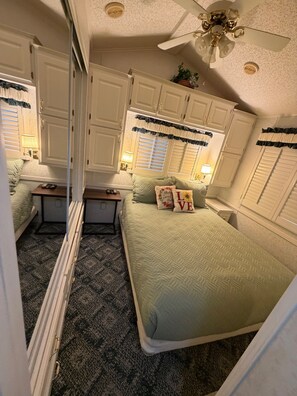 1 bedroom, iron/ironing board, travel cot, free WiFi