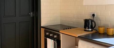 Refrigerador, microondas, horno y tostadora