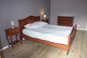 2 bedrooms, iron/ironing board, free WiFi, bed sheets - Gîte des trois vallées (Nouzonville)