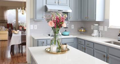 Family Friendly Home Convenient to everything!