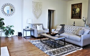 Smart TV, fireplace, books, offices