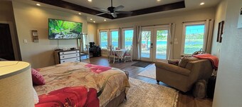 Roomy Master Suite  - Perfect for 2-3 adults OR 2 adults 1 child, min age 8 yrs