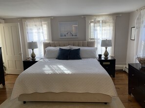 2 bedrooms, desk, iron/ironing board, WiFi