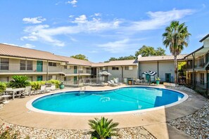 Outdoor pool - Norwalk #101 xxxxxxx (Austin)