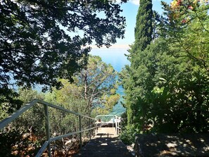 Property grounds - Studio with air conditioning and terrace near the coast (Barić Draga)