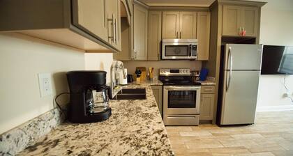 🔥 WALK 2 BEACH ❤️| SLEEPS 4 W/ W+D +NEAR CASINOS