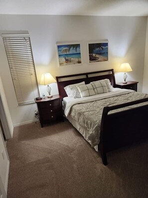 6 bedrooms, WiFi - Luxury 6bd lake view (Kissimmee)