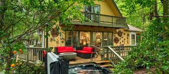 Lake Naomi Forest Oasis Retreat with Hot Tub & Lounging Galore