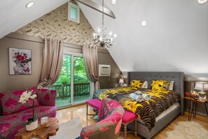 4 Schlafzimmer, Zimmersafe, Schreibtisch, Bügeleisen/Bügelbrett