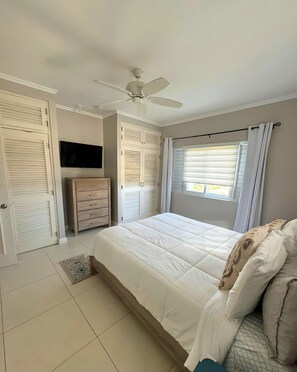 2 slaapkamers, een strijkplank/strijkijzer, gratis wifi, beddengoed
