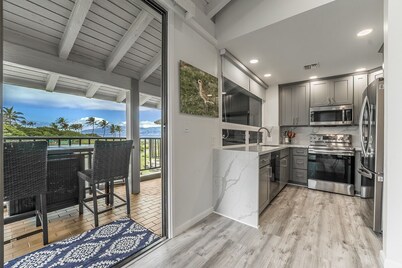 Ocean view, best location in Kapalua, walk to beach, remodel