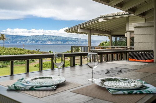 Ocean view, best location in Kapalua, walk to beach, remodel