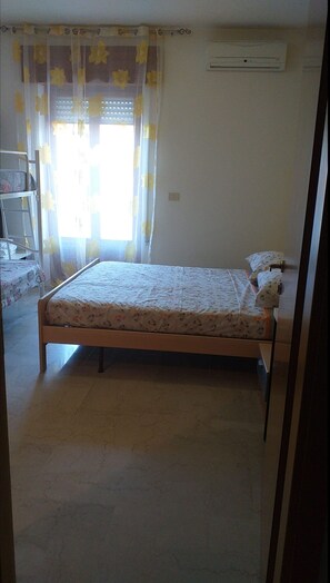 1 bedroom, bed sheets, wheelchair access