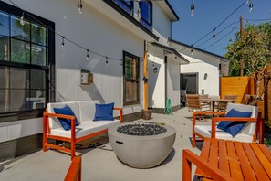 Outdoor dining - Bring the in-laws and the pets! (West Richland)