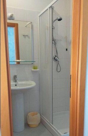 Kombinert dusj/badekar