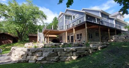 Spacious, Newly Constructed, Lake House