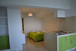 1 soverom, strykejern/-brett, internettilgang og sengetøy