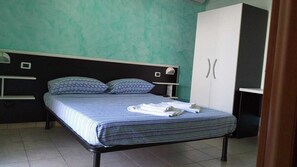 1 bedroom, bed sheets, wheelchair access