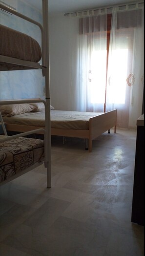 1 bedroom, bed sheets, wheelchair access
