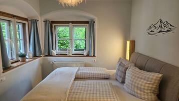 1 Schlafzimmer, Schreibtisch, WLAN, Bettwäsche