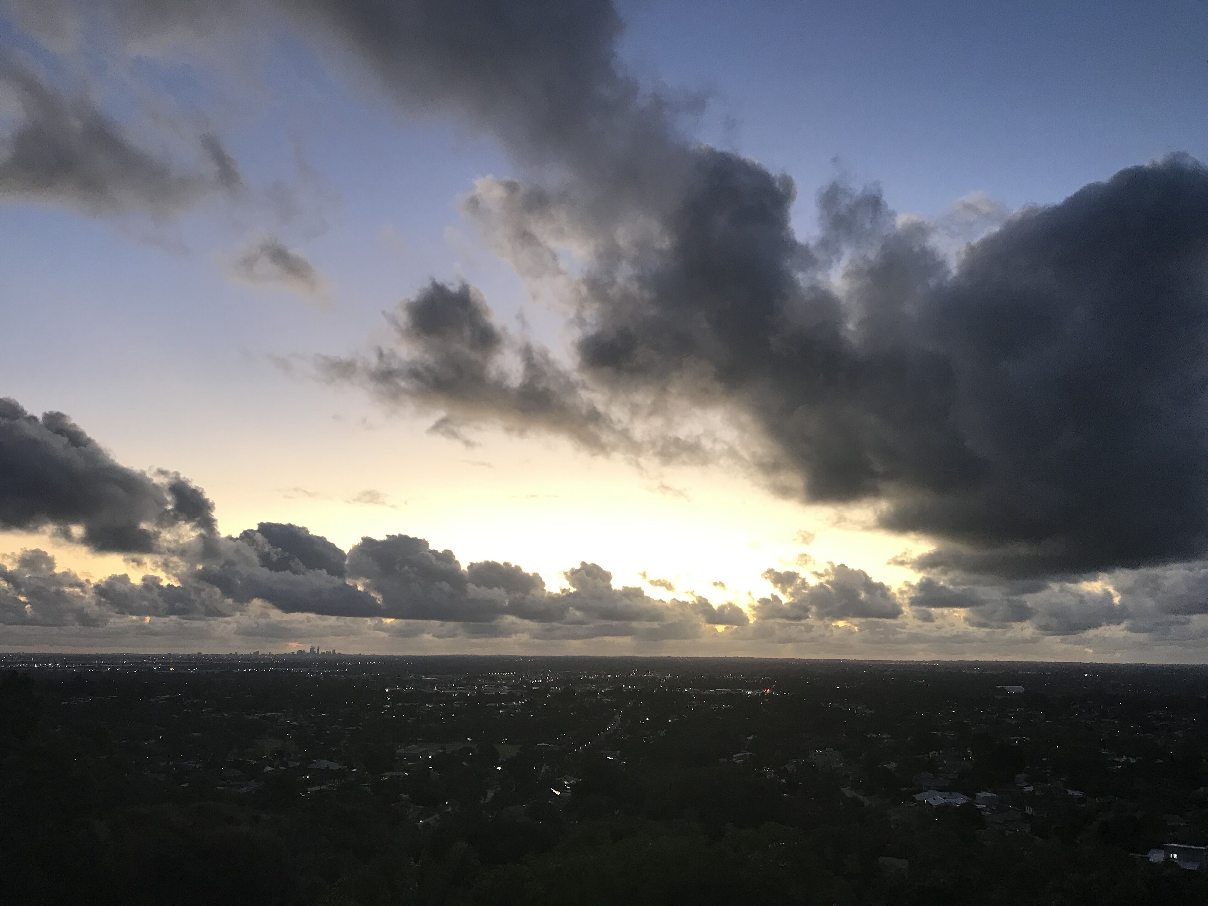 Accommodation on the escarpment of Perth Hills - incredible views and sunsets   — image 8