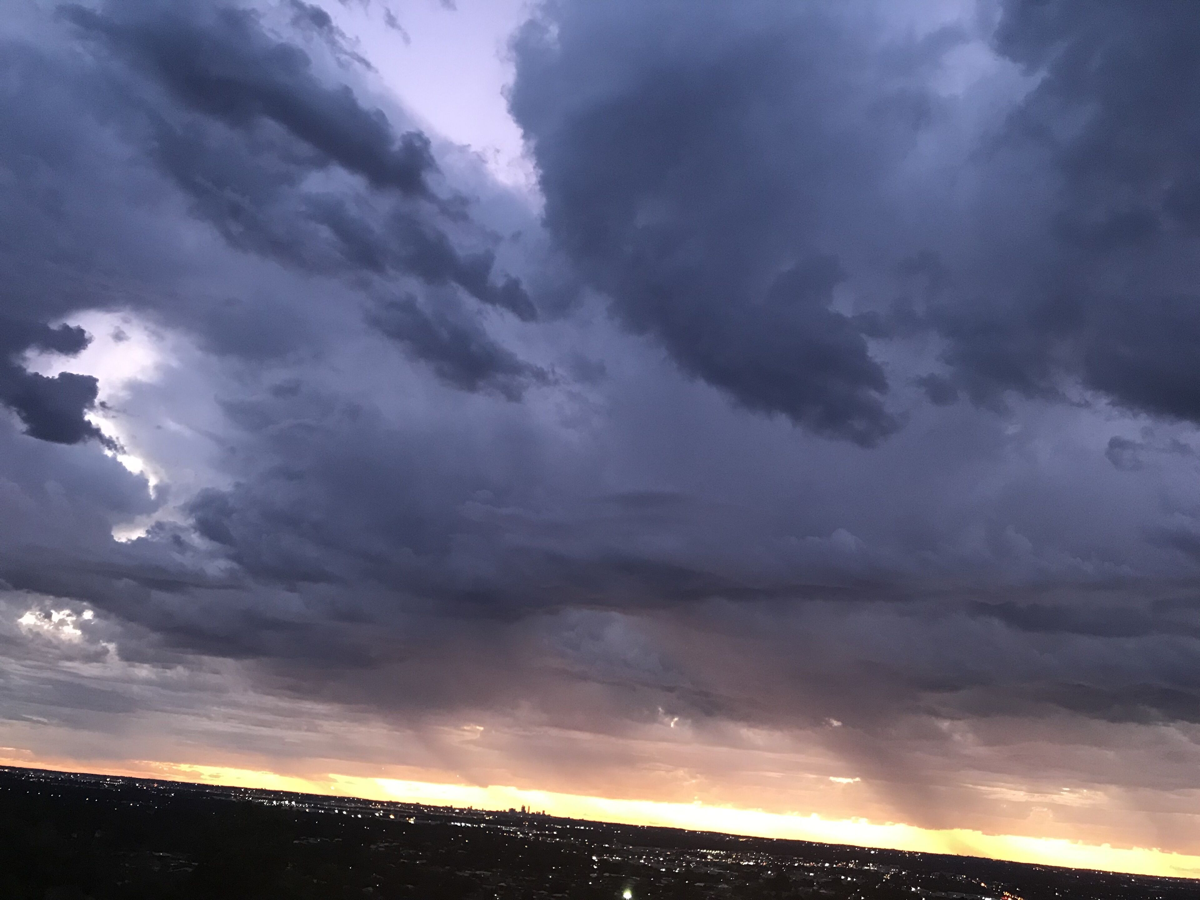 Accommodation on the escarpment of Perth Hills - incredible views and sunsets   — image 9