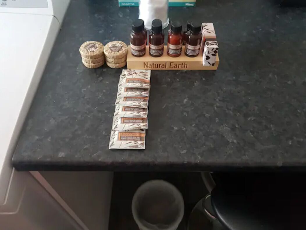 Accommodation on the escarpment of Perth Hills - incredible views and sunsets   — image 2