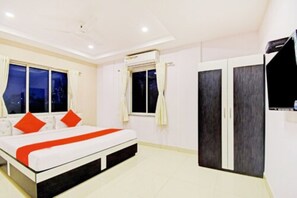Egyptian cotton sheets, premium bedding, down comforters - Goroomgo Royal Galaxy Newtown Kolkata (Barasat)