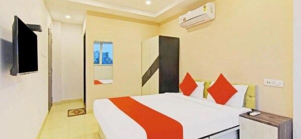 Egyptian cotton sheets, premium bedding, down comforters - Goroomgo Royal Galaxy Newtown Kolkata (Barasat)