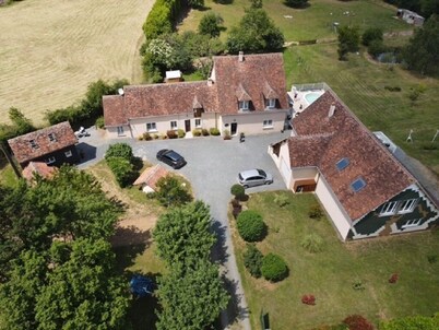 Agréable Chalet a la Campagne Avec SPA Privatisé