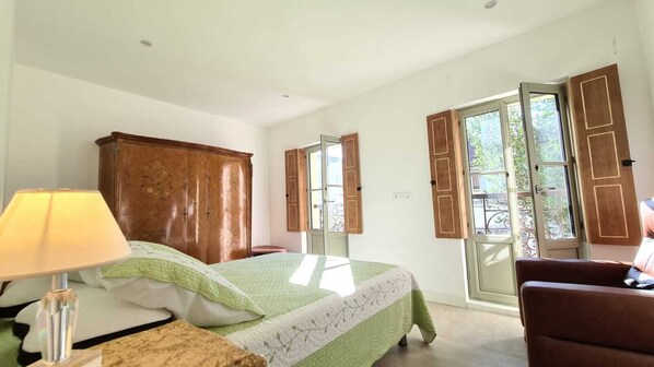 1 bedroom, iron/ironing board, travel crib, free WiFi