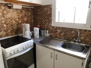 Fridge, microwave, oven
