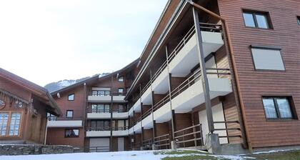 Spacious studio at the slopes with parking and balcony