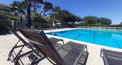 Spacious Studio Near Golf & Beach with Pool in Anglet
