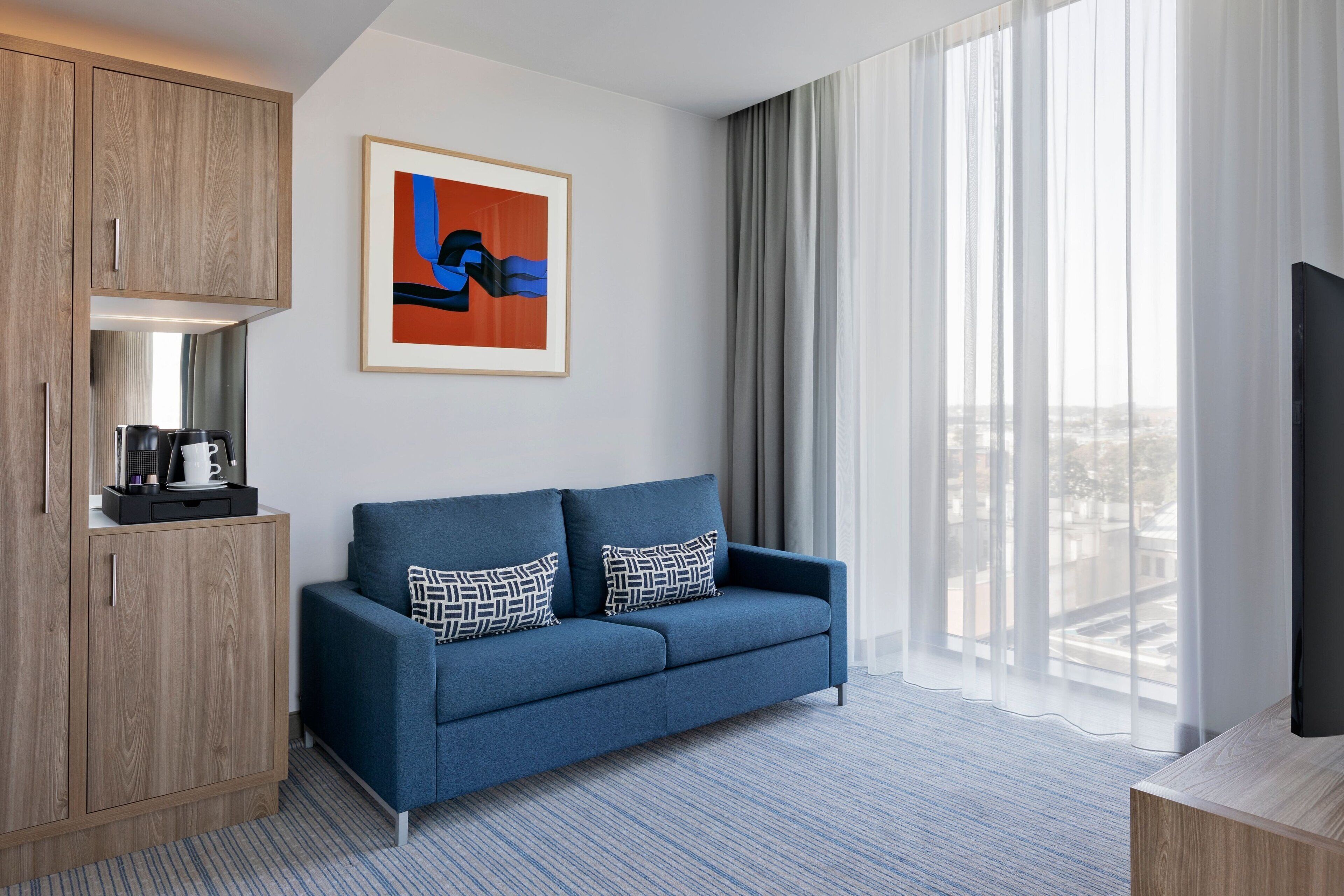 in-room safe, desk, laptop workspace, blackout curtains