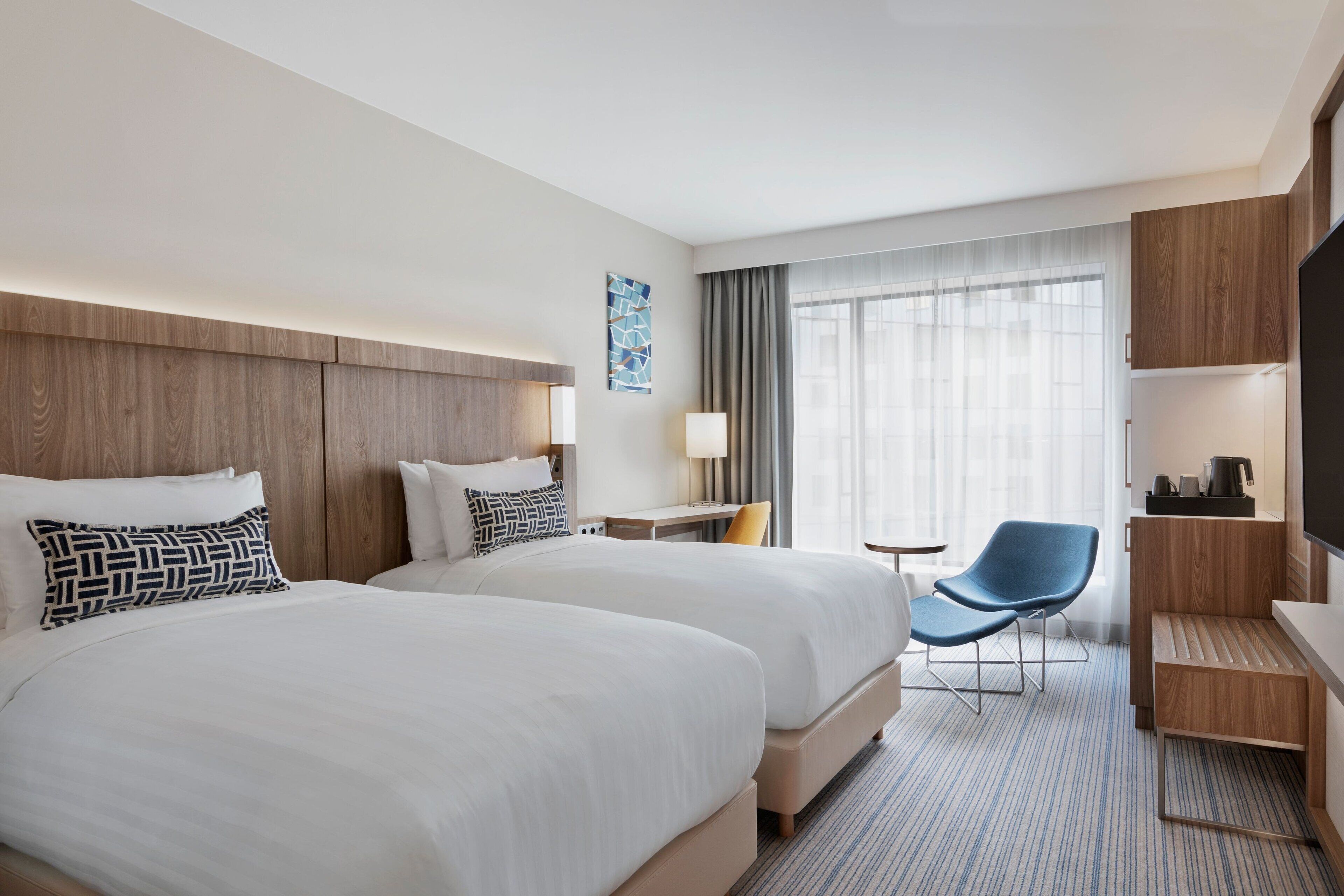 in-room safe, desk, laptop workspace, blackout curtains